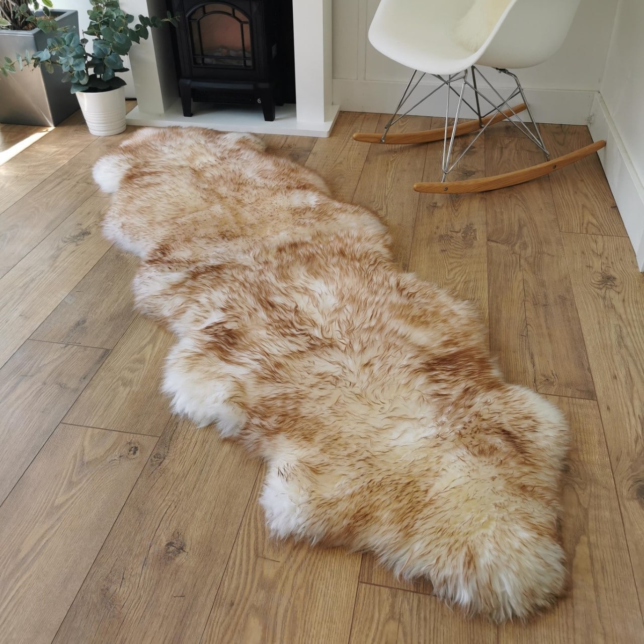 Sheepland Genuine Wolf Tipped Long Fur Double Sheepskin Rug